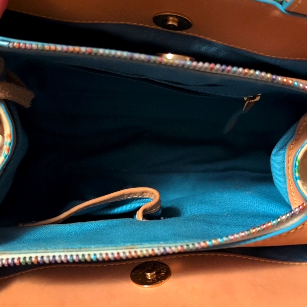 Dooney & Bourke -  White Handbag It Girl Collection With Rainbow & Heart Zipper - Picture 8 of 8